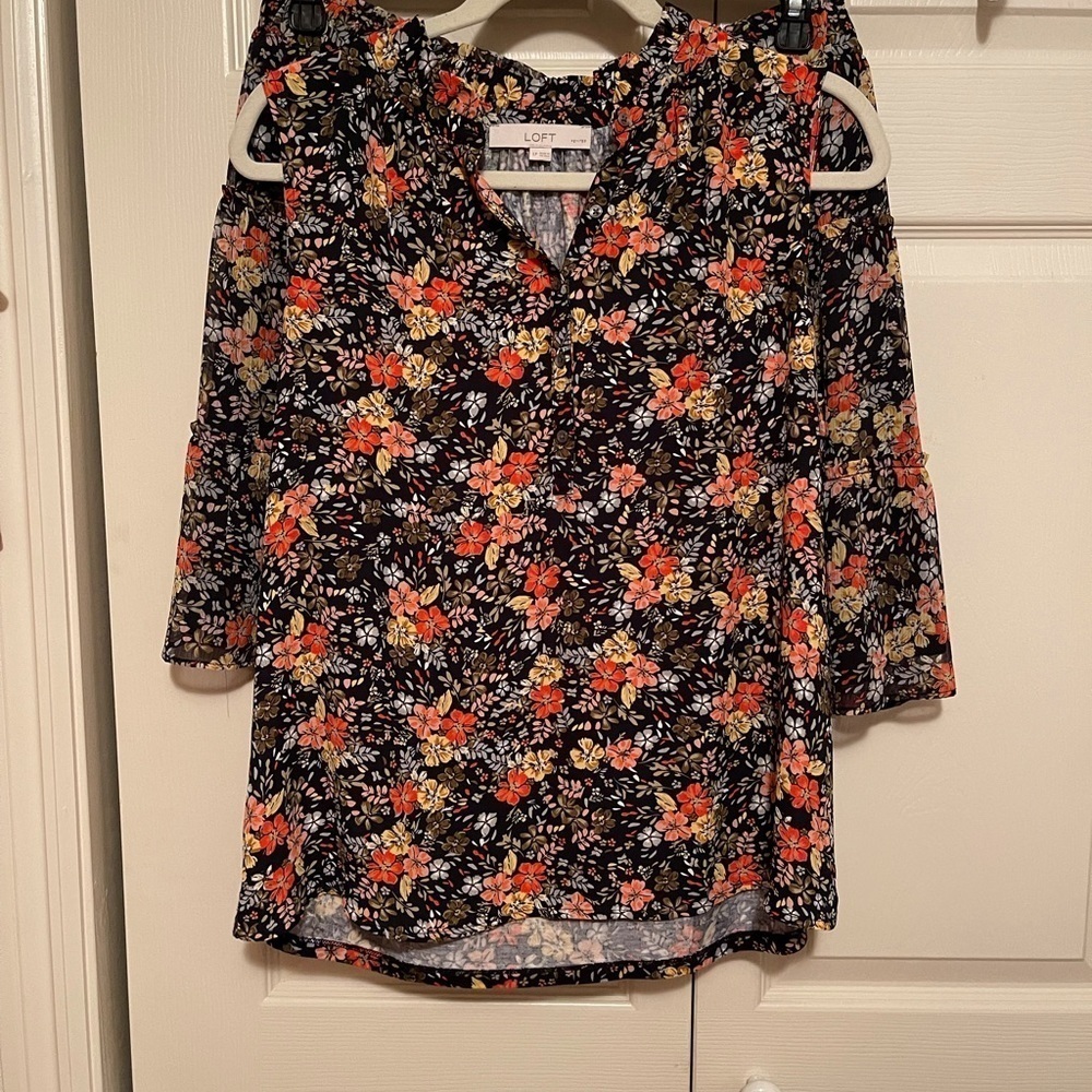 LOFT NAVY FLORAL BLOUSE AND SKIRT SET​​